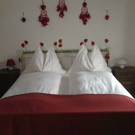 בית הארחה Gaestehaus Anna 3*