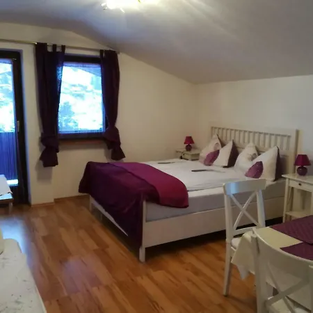 Gaestehaus Anna 3* גרוסארל